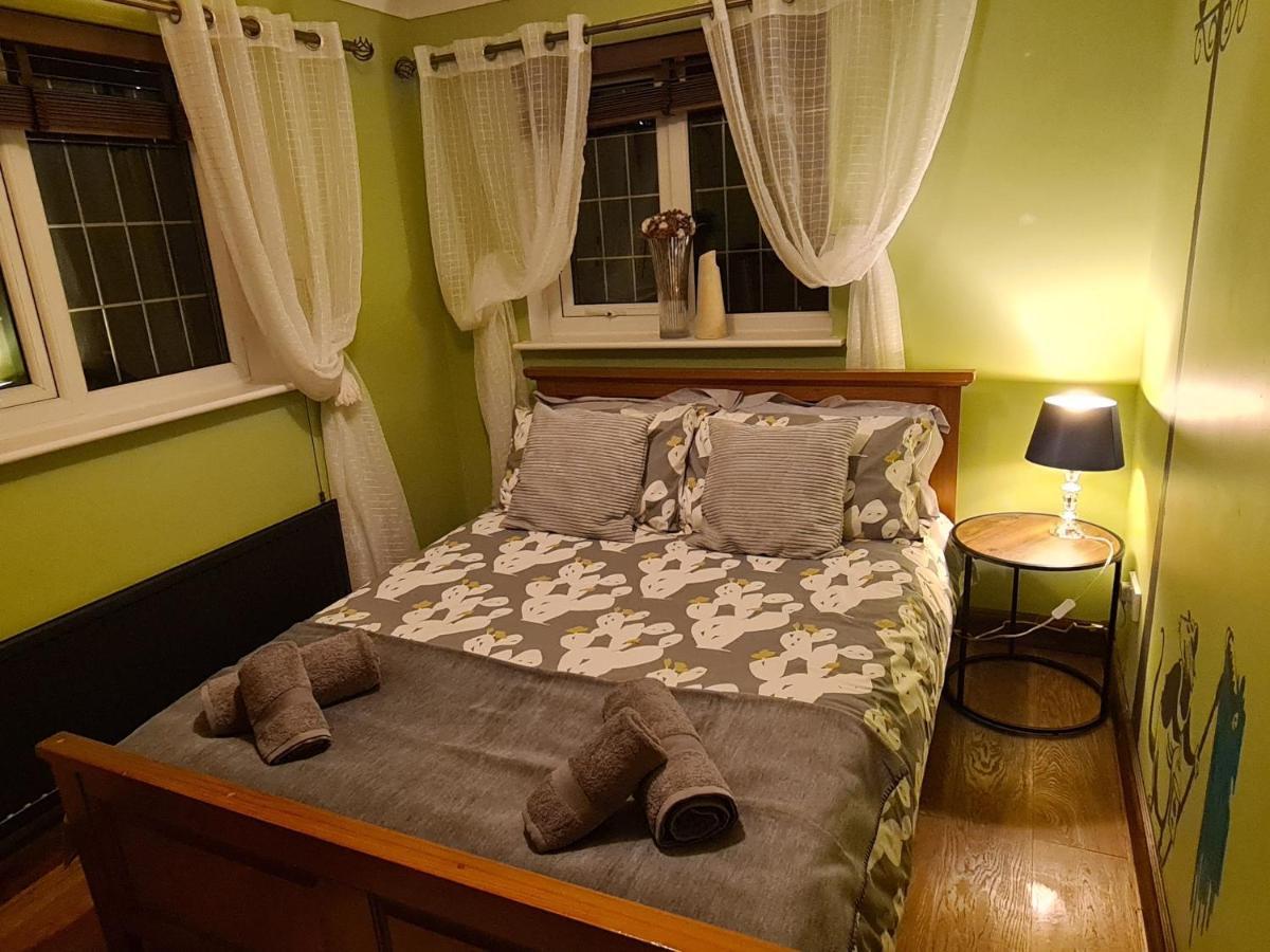 Spacious, 5 Bed House For 9 In Chester Zewnętrze zdjęcie