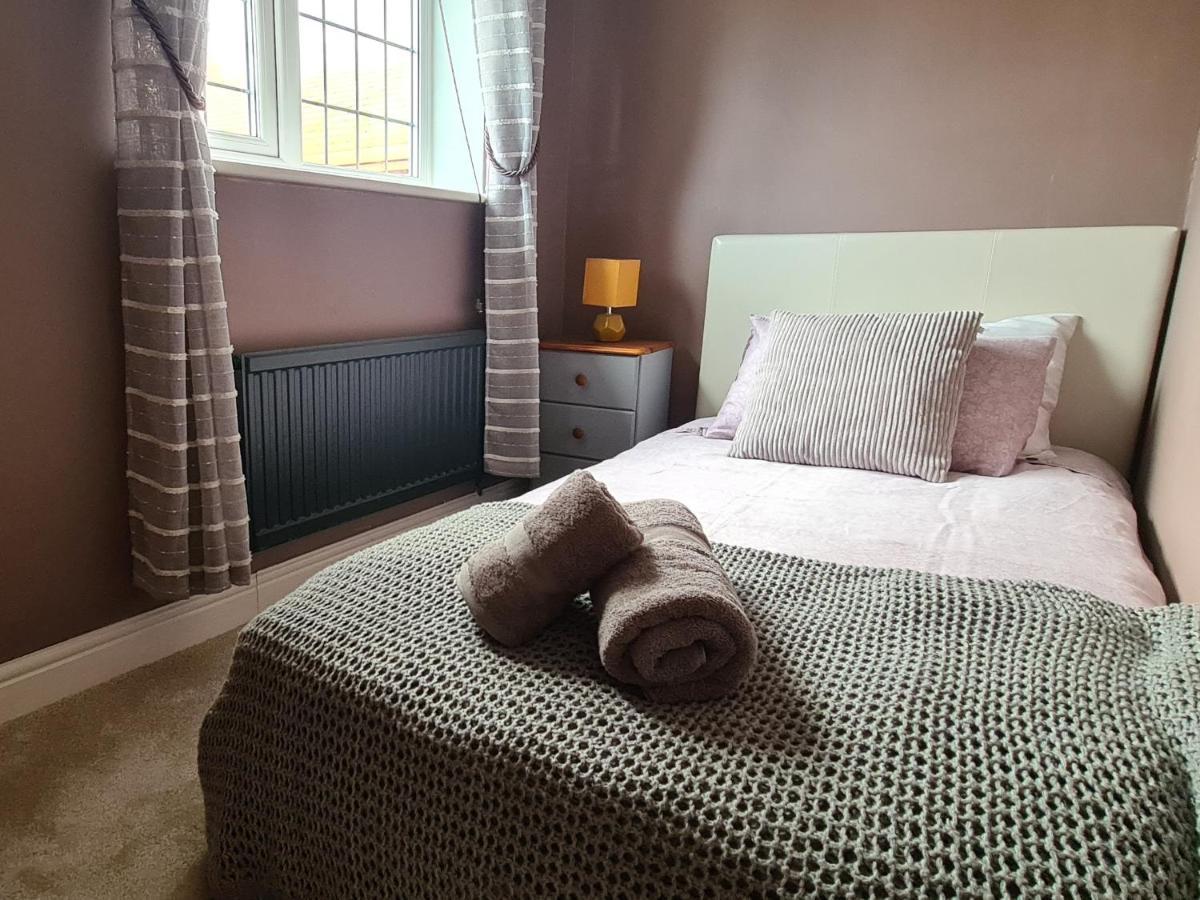 Spacious, 5 Bed House For 9 In Chester Zewnętrze zdjęcie