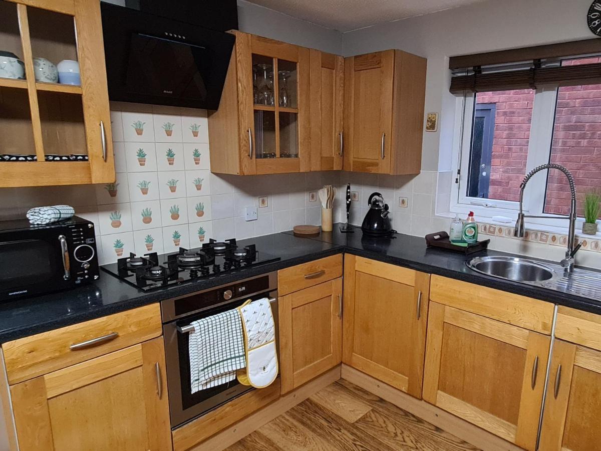 Spacious, 5 Bed House For 9 In Chester Zewnętrze zdjęcie